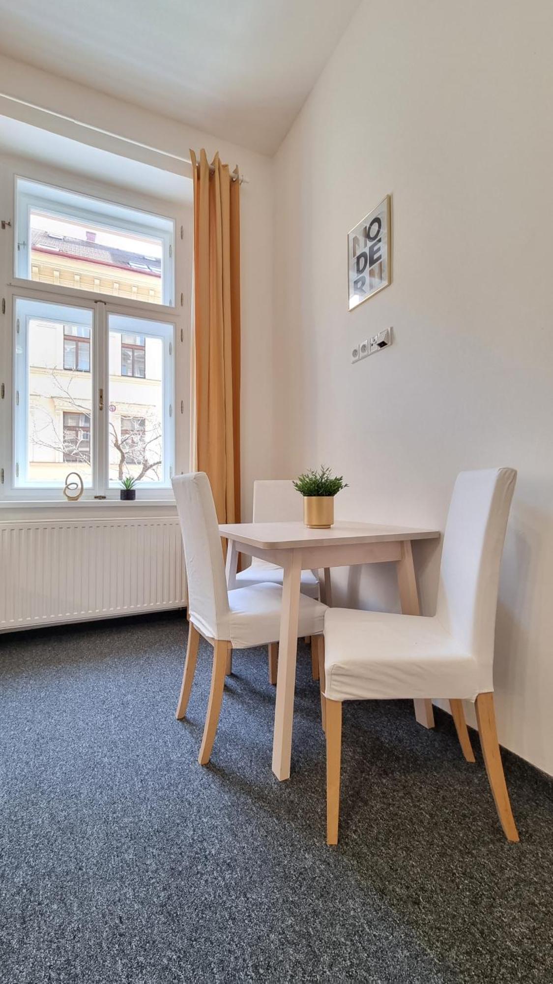 Finnem Rentals Tyrsova Praga Exterior foto
